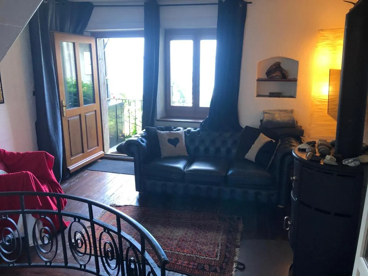 A Room With A View - Maisonnette Dans Bourg Medieval Au Bord Du Lac Leman Yvoire