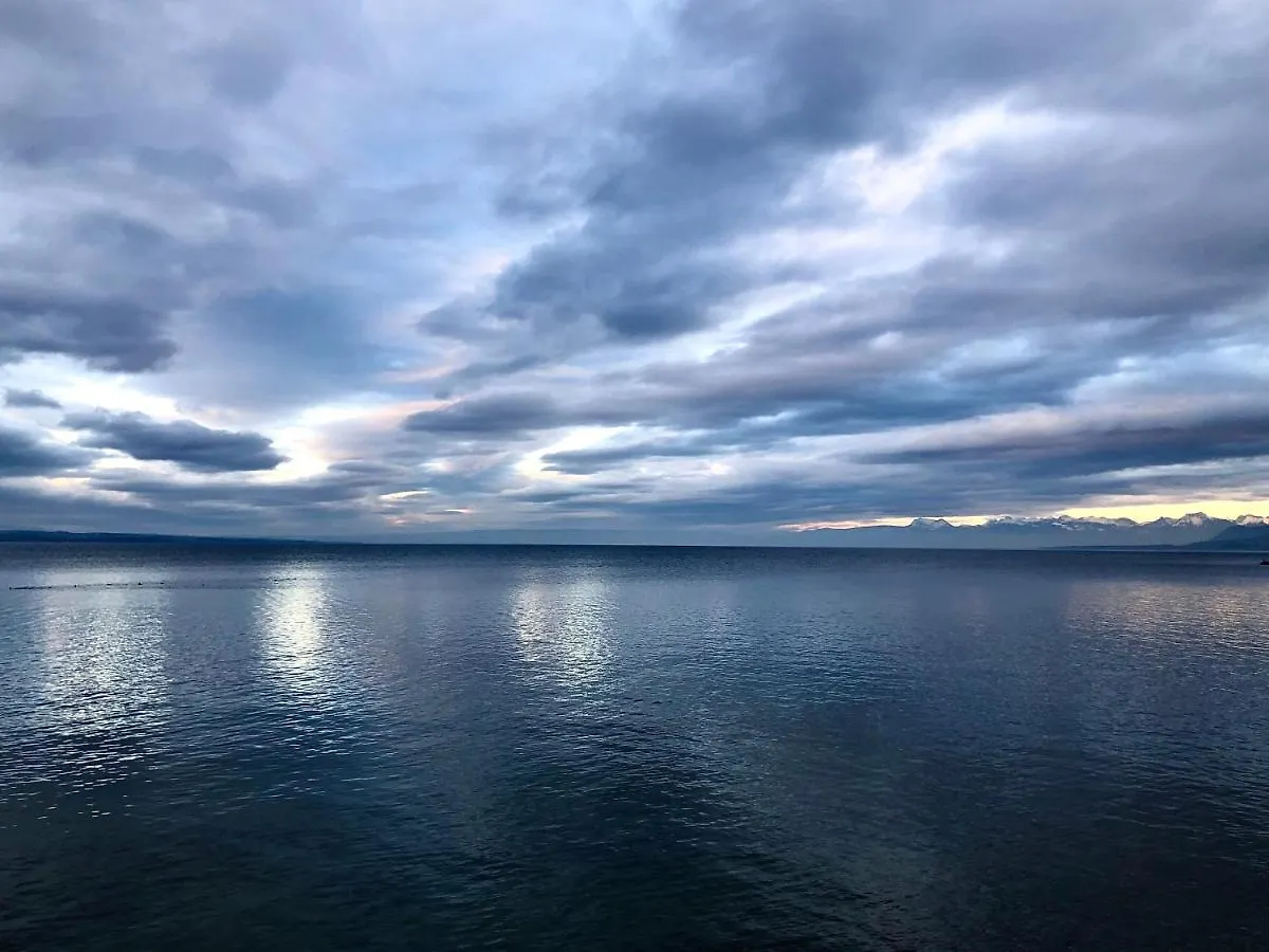 Holiday home A Room With A View - Maisonnette Dans Bourg Medieval Au Bord Du Lac Leman Yvoire