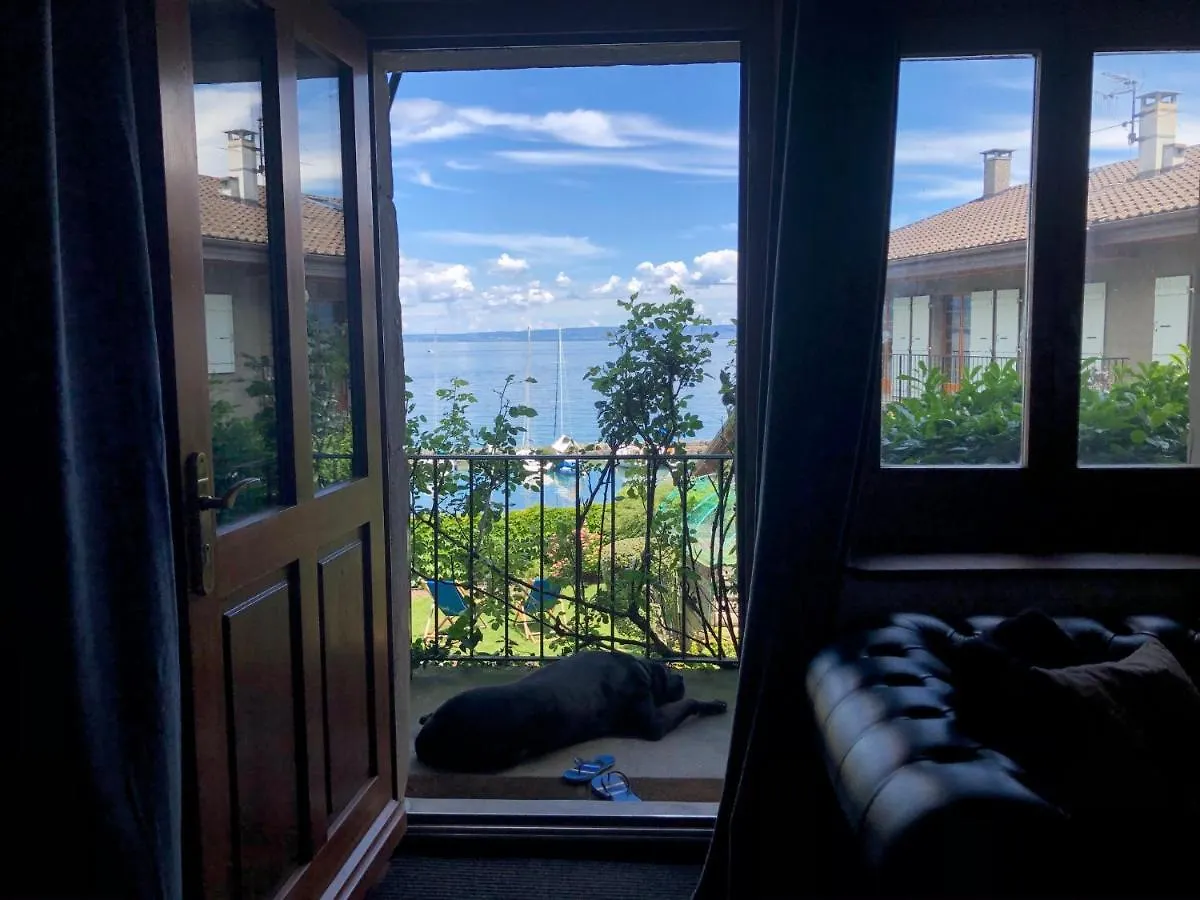 A Room With A View - Maisonnette Dans Bourg Medieval Au Bord Du Lac Leman Yvoire